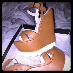 Bakers platform cognac tan sandals